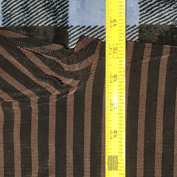 Vintage. Made in USA. Chico's Design. 5 % spandex. Women's v-neck size 0. - Picture 8 of 14